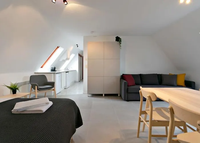 Huswell - Cozy And Roomy With A Homely Feel *